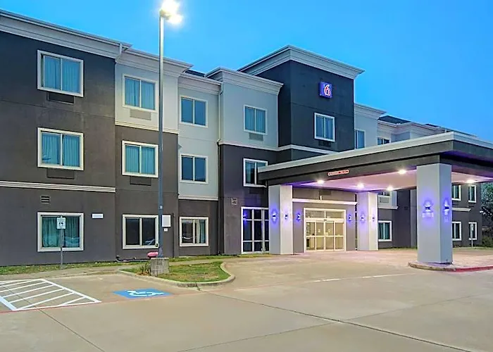 6 Worth, Tx I-35 & I-20 Hotel